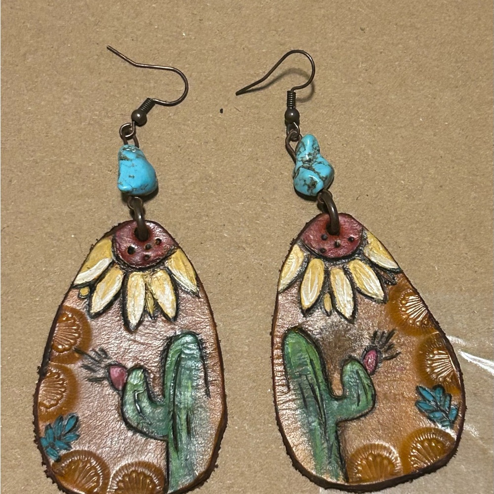 Handcrafted Cactus Earrings with Sunflower Design - Picture 2 of 3